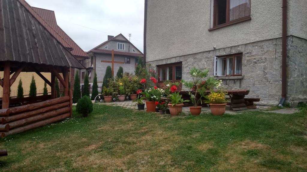 Pokoje Goscinne U Krysi Mizerna Luaran gambar